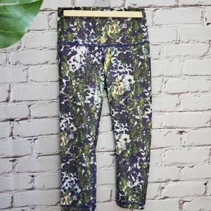 Lululemon Roll Down High Rise Wunder Under Crops